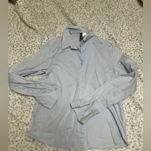H&M button down shirt size small